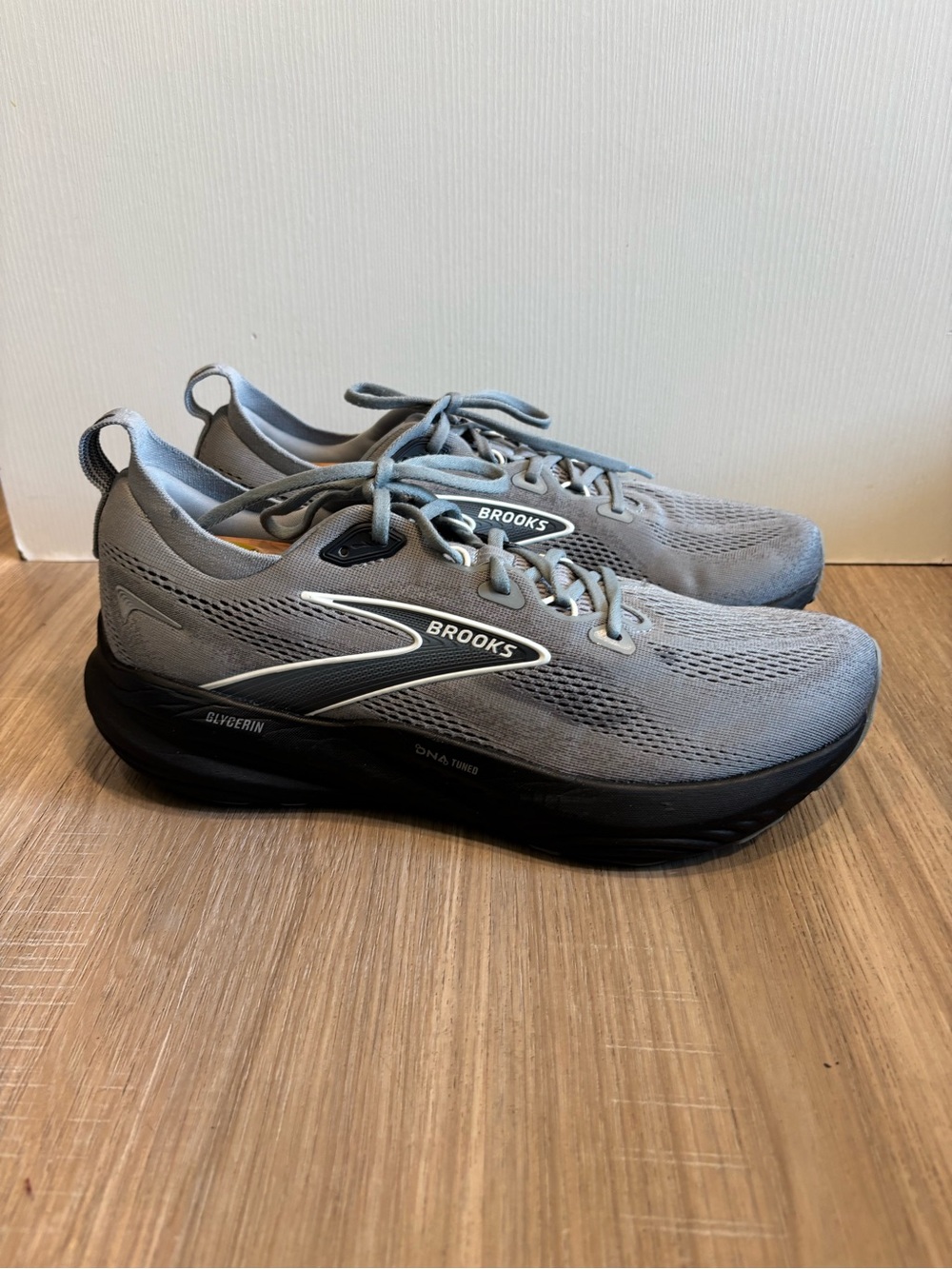 Brooks Glycerin 22 Mens Shoes Sz 11 Primer Gray Ebony Running Walking Gym Comfy